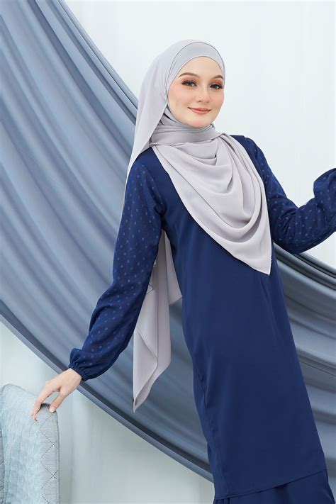 baju navy blue tudung warna.